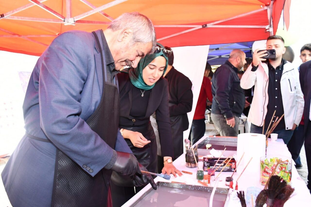 Patnos'taki Selahaddin Eyyubi Fen Lisesi, "Bir Okul Bin Nefes Gazze"