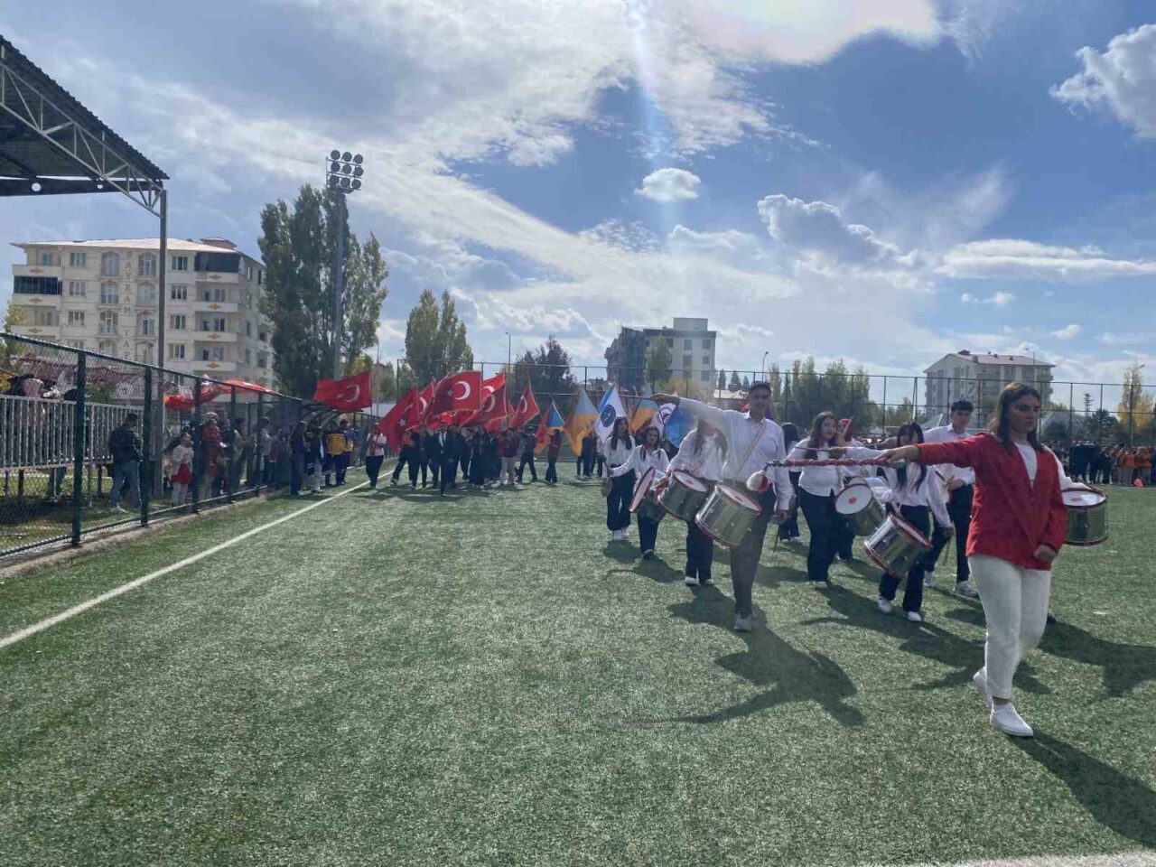 Ağrı'nın Patnos ilçesinde Cumhuriyet'in 102. yılı çeşitli etkinliklerle kutlandı. Katılımcılar