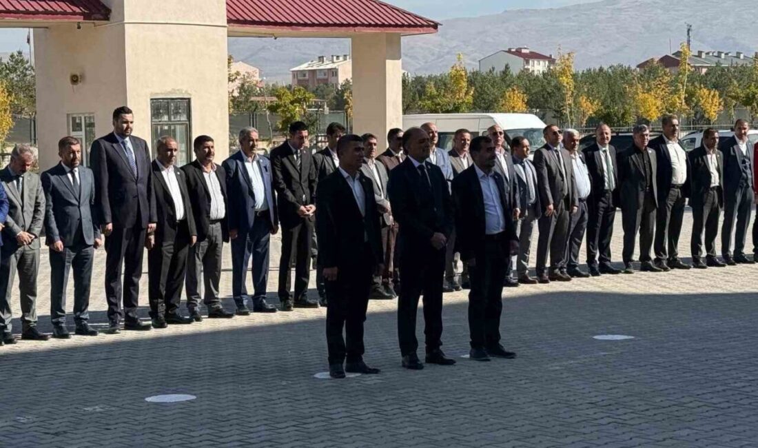 19 Ekim Muhtarlar Günü, Patnos Kaymakamlığı önünde gerçekleştirilen törenle kutlandı.