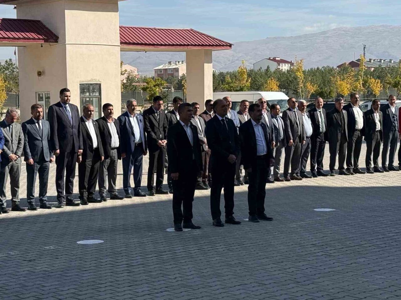 19 Ekim Muhtarlar Günü, Patnos Kaymakamlığı önünde gerçekleştirilen törenle kutlandı.