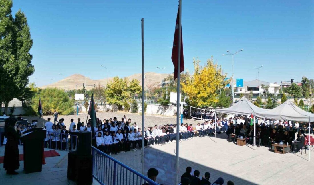 Ağrı'nın Patnos ilçesindeki İbni Sina Meslek Lisesi öğrencileri, Filistin'e insani