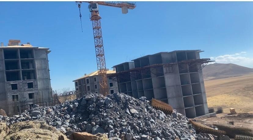 Ağrı'nın Patnos ilçesinde TOKİ tarafından hayata geçirilen konut projesi, 130