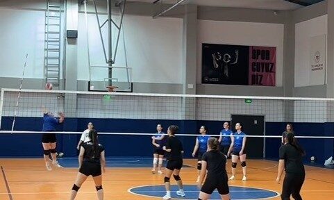 Pazaryeri’nde 29 Ekim Cumhuriyet Bayramı Kutlamaları Kapsamında Voleybol Turnuvası Düzenlendi