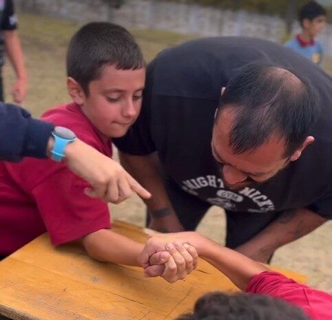 Bilecik'in Pazaryeri ilçesinde Kınık İlkokulu'nda Amatör Spor Haftası dolayısıyla düzenlenen