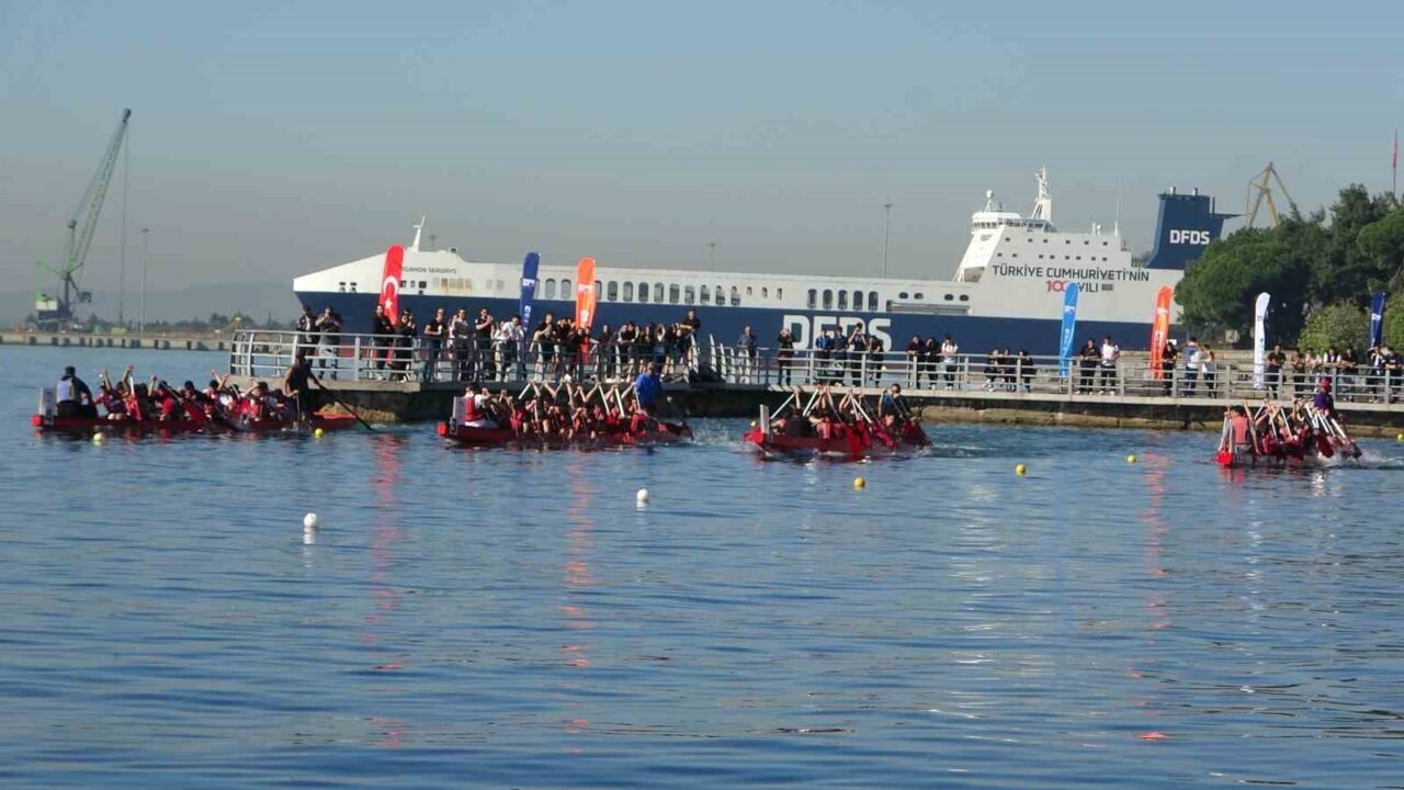 Pendik Belediyesi'nin düzenlediği 2025 Cumhuriyet Kupası Dragon Bot Yarışları, lise