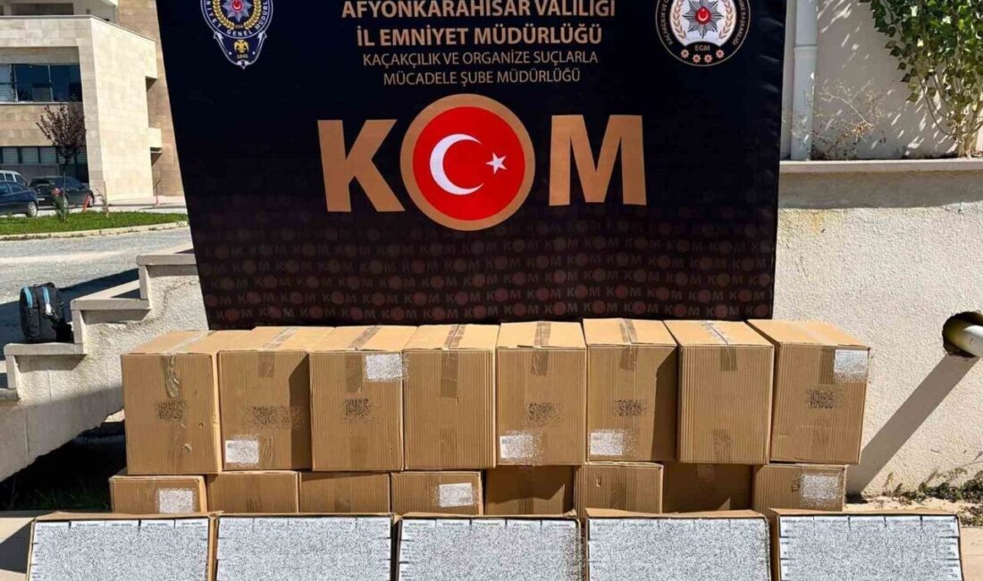 Afyonkarahisar'da polis, şüpheli bir kamyonette 210 bin adet sahte bandrollü