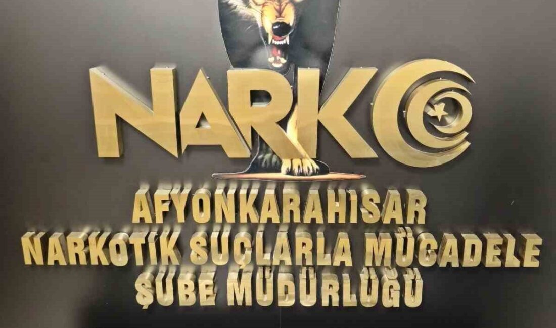 Afyonkarahisar’da Şüpheli İki Kişinin Üst Aramasında 376 Sentetik Uyuşturucu Hap Ele Geçirildi Afyonkarahisar'da, otogar çevresinde yapılan denetimlerde Y.K. ve Ş.U. adlı iki