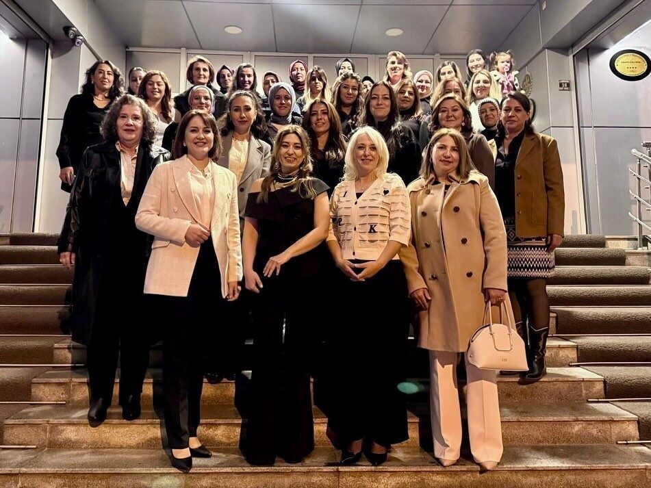 Polis Eşleri Derneği Bilecik Şube Başkanı Zerrin Şener, Bozüyük'te dernek