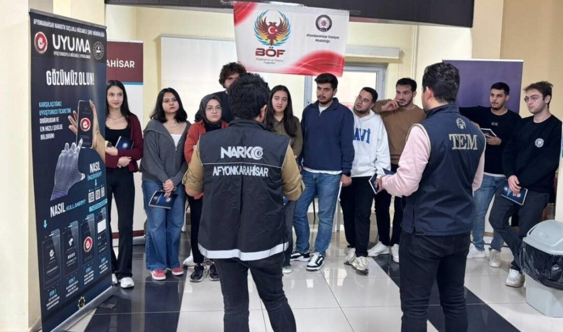 Afyonkarahisar Emniyeti, Üniversite Öğrencilerine Terör ve Narkotik Suçlar Konusunda Bilgilendirme Yaptı Afyonkarahisar Emniyet Müdürlüğü'nün Terörle Mücadele Şube Müdürlüğü, AFSÜ'de üniversite öğrencilerine