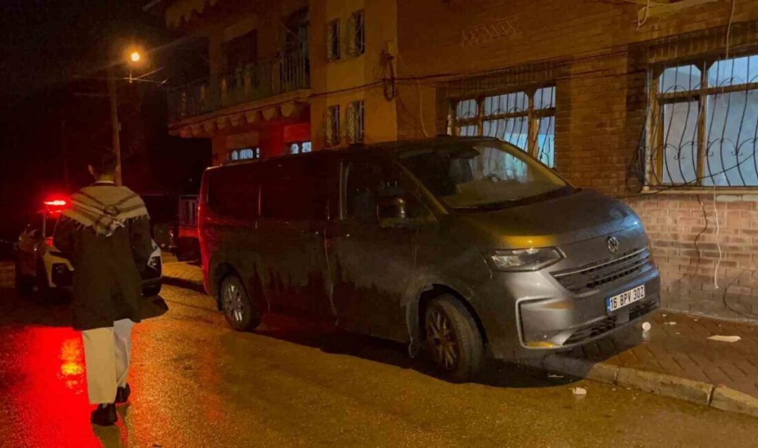Eskişehir'de polisin dur ihtarına uymayan 16 BPV 302 plakalı minibüs,