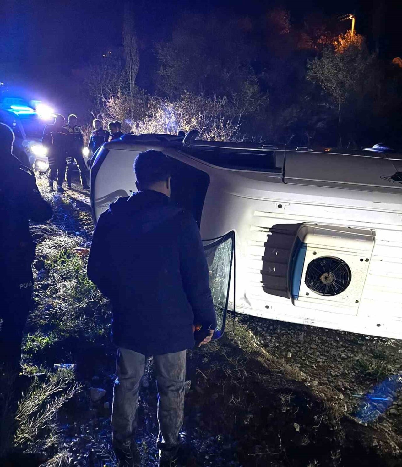 Kütahya'da dur ihtarına uymayarak kaçan bir sürücü, kovalamaca sırasında kaza