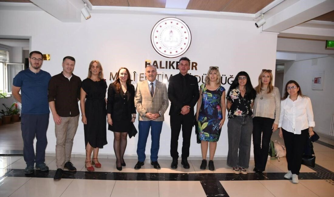 Polonya, İtalya ve Portekiz'den gelen öğretmenler, "Developing Effective Culture for