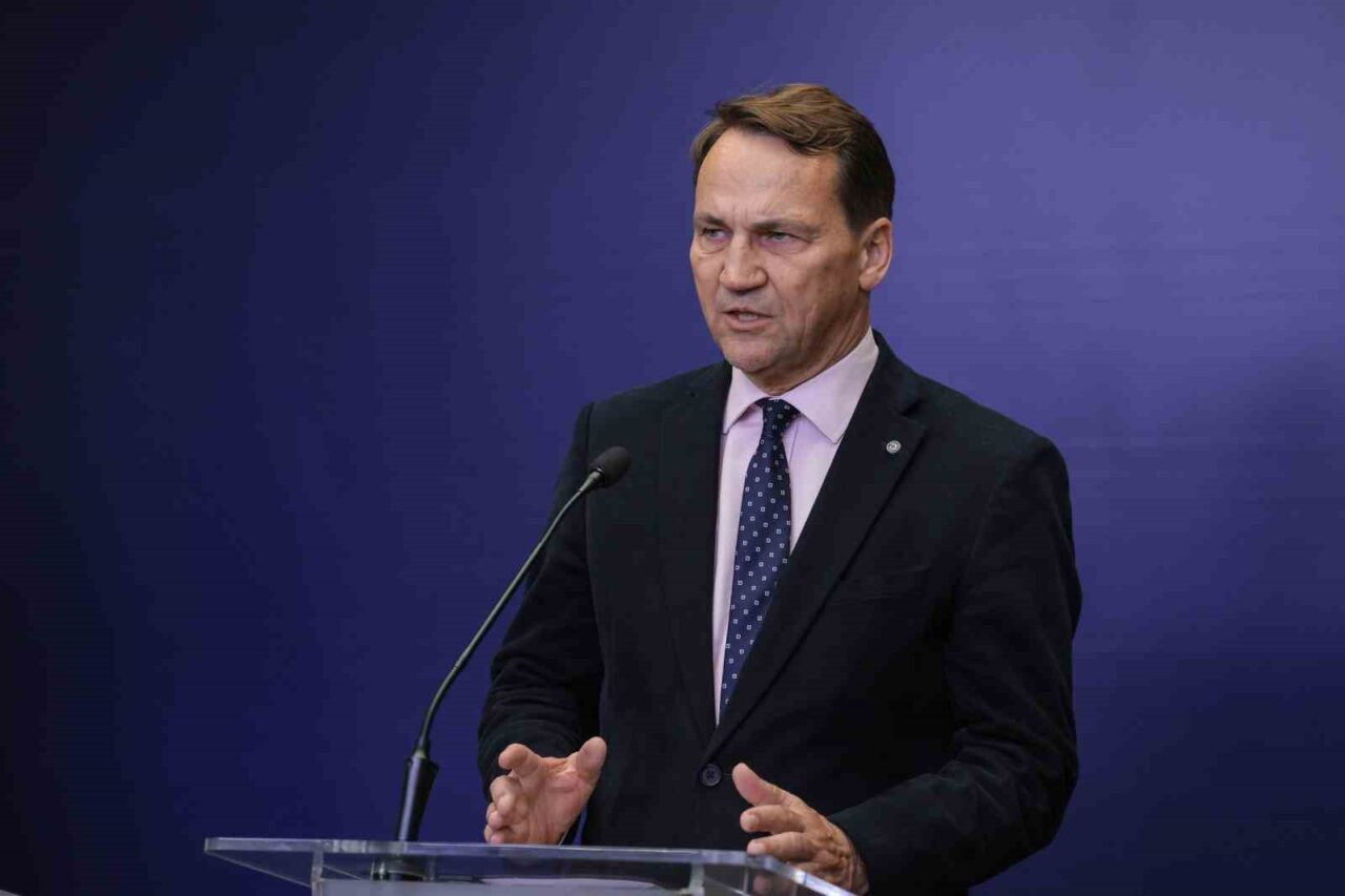 Polonya Dışişleri Bakanı Radoslaw Sikorski, Donald Trump ve Vladimir Putin'in