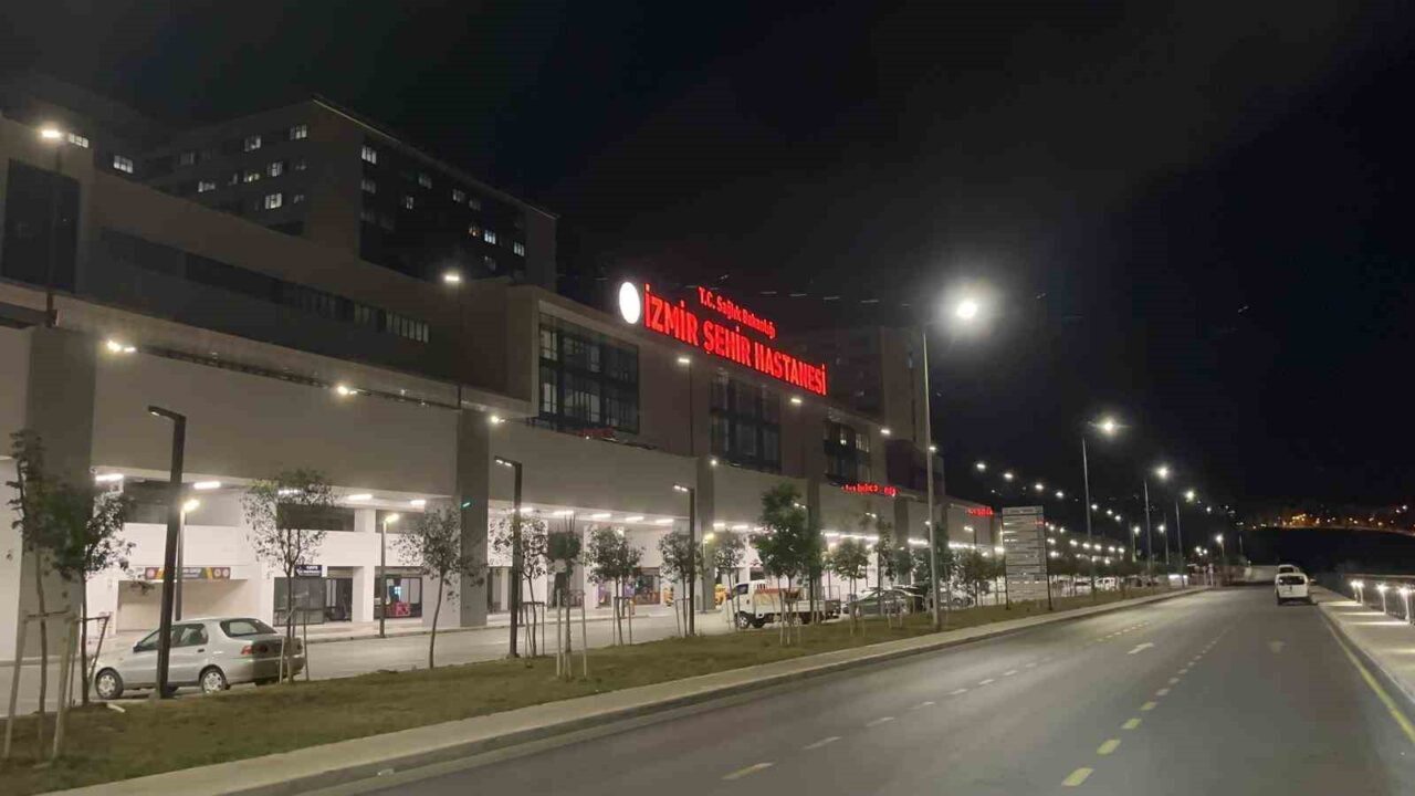 İzmir Bayraklı'da husumetli gruplar arasında çıkan silahlı çatışmada C.C.A., A.A.