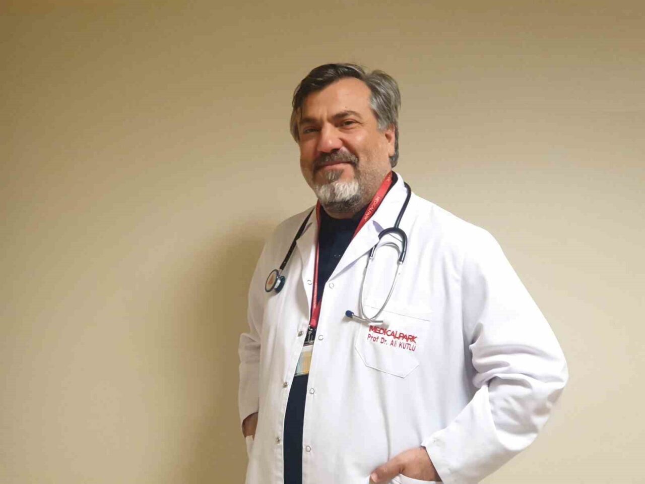 Kahverengi kokarca böceği, hem tarımsal ürünlere hem de insan sağlığına