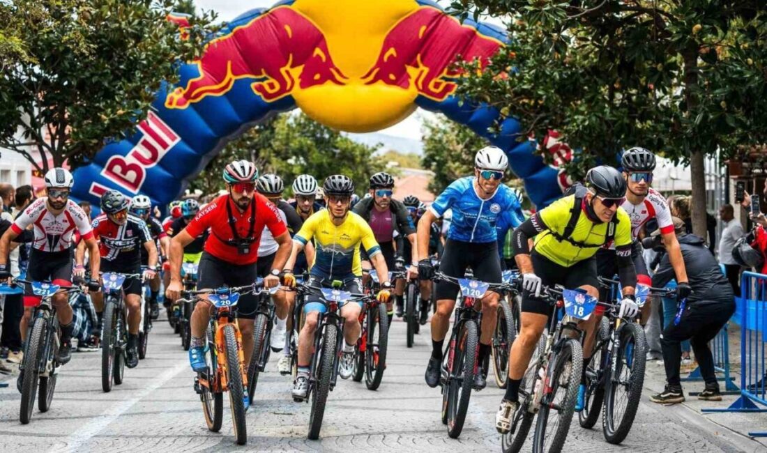 Red Bull Geç Kalma etkinliği, Adalar'da bisiklet tutkunlarını buluşturdu. Yarışta