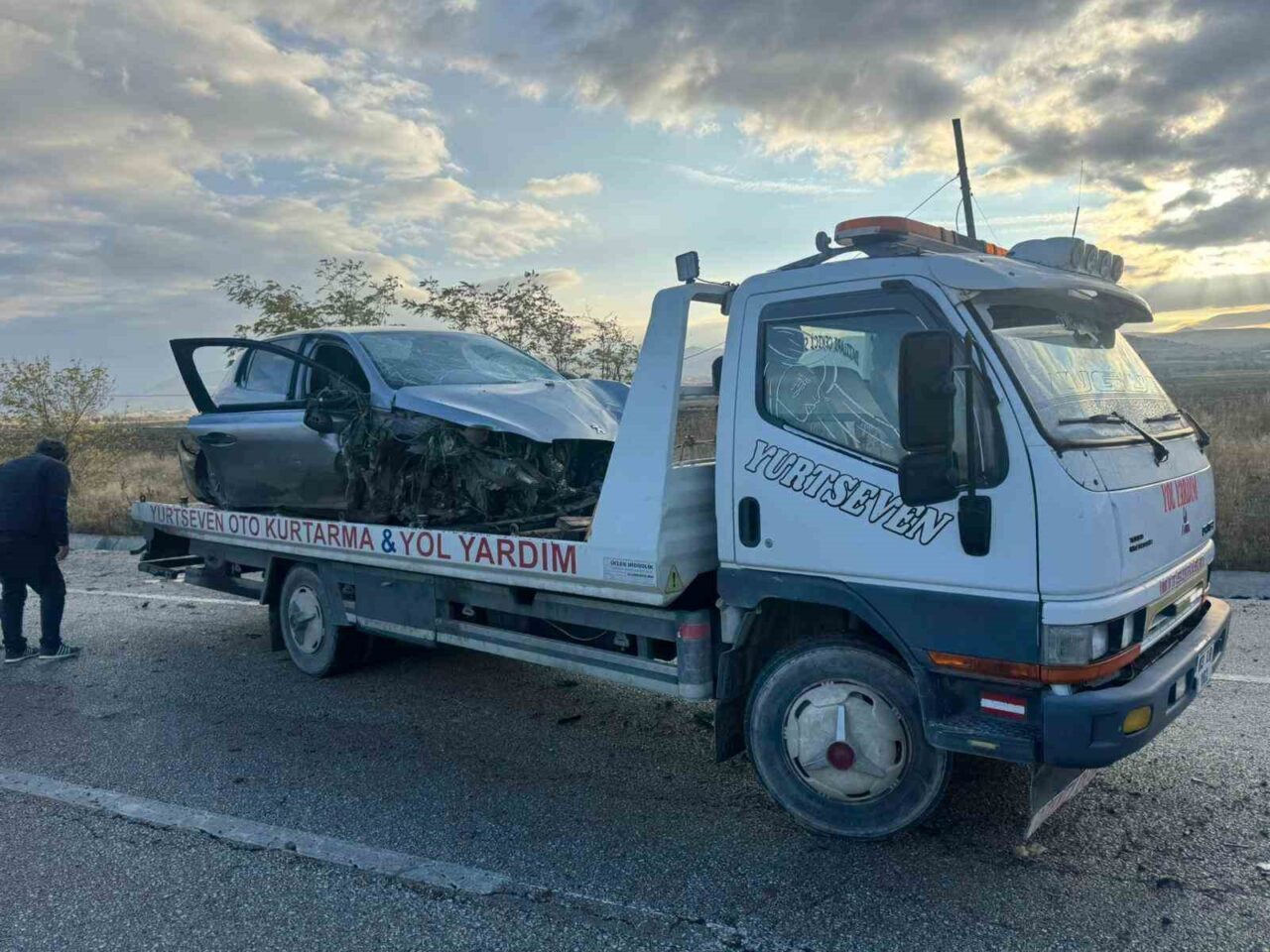 Afyonkarahisar'ın Sandıklı ilçesinde M.T.K. yönetimindeki otomobil, direksiyon hakimiyetinin kaybedilmesi sonucu