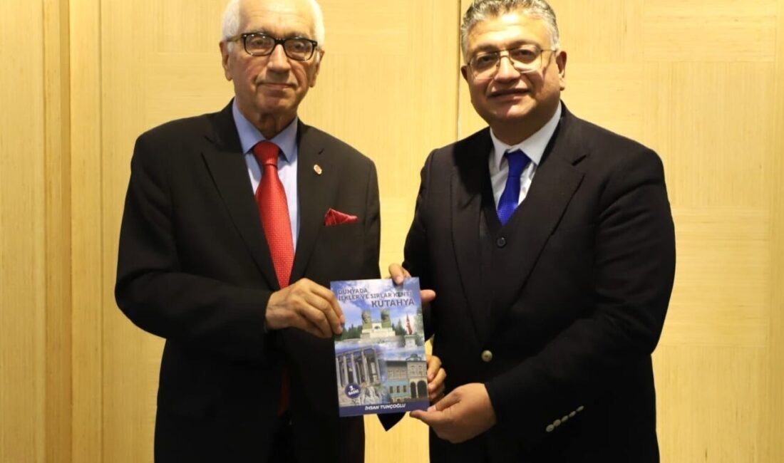 Kütahya Dumlupınar Üniversitesi Rektörü Prof. Dr. Süleyman Kızıltoprak, gazetecilerin toplumun