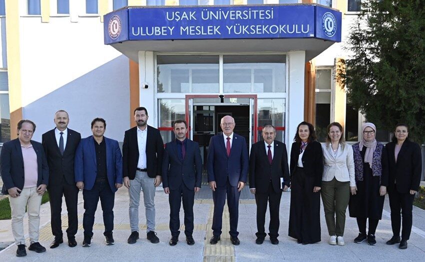 Uşak Üniversitesi Rektörü Prof. Dr. Ekrem Savaş, Ulubey Meslek Yüksekokulu'nu