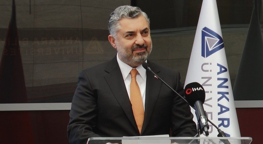 RTÜK Başkanı Şahin: Dijital İletişim Dünyasında Editöryel Sorumluluk Önemli RTÜK Başkanı Ebubekir Şahin, dijital iletişimin hızla yaygınlaştığını ve içerik