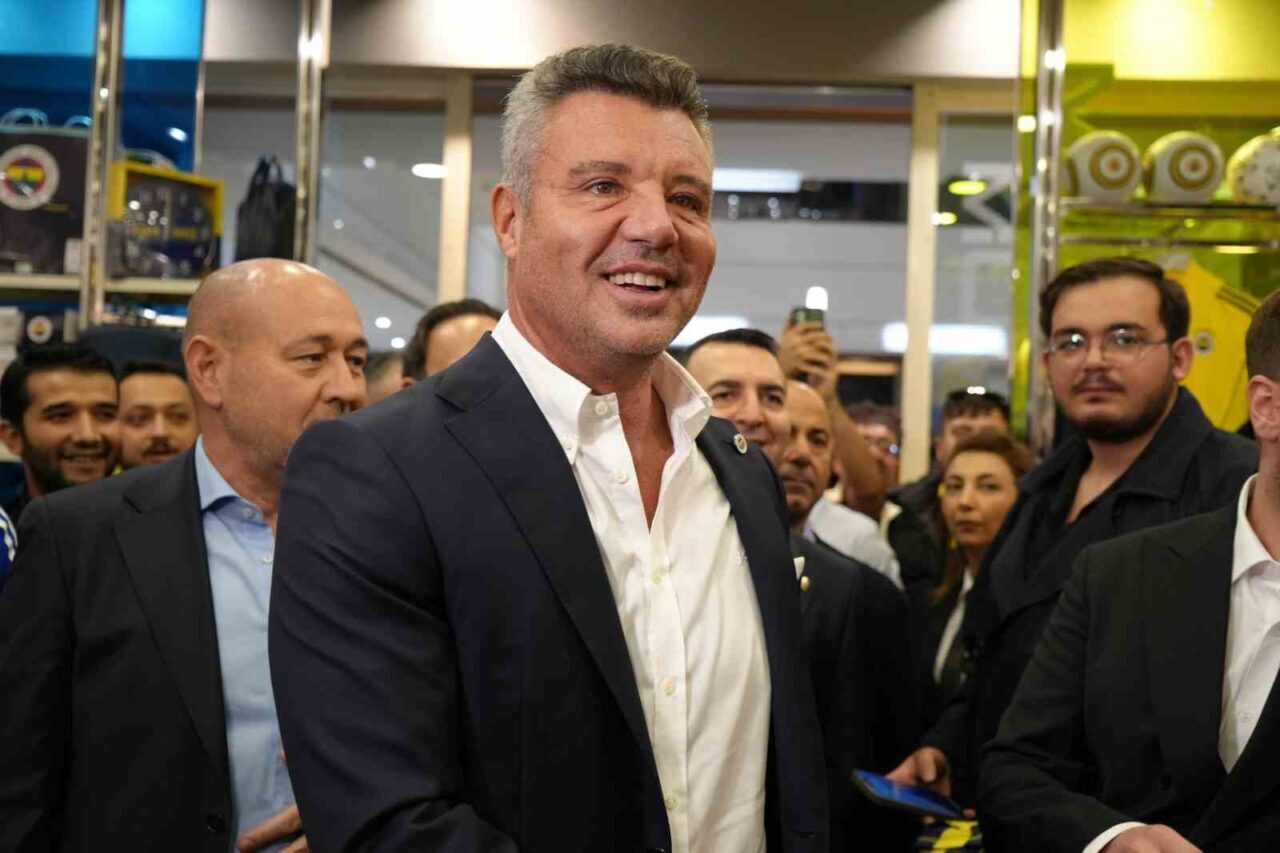 Fenerbahçe Başkanı Sadettin Saran, Gaziantep'te taraftarlarla bir araya gelerek Beşiktaş