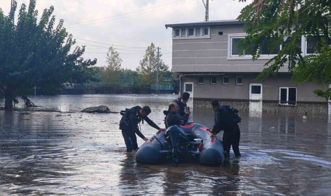 Hatay’da Şiddetli Yağışlar Nedeniyle Mahsur Kalan Vatandaşlar, İtfaiye Ekipleri Tarafından Kurtarıldı Hatay'ın Payas ilçesinde etkili olan şiddetli yağış nedeniyle birçok vatandaş