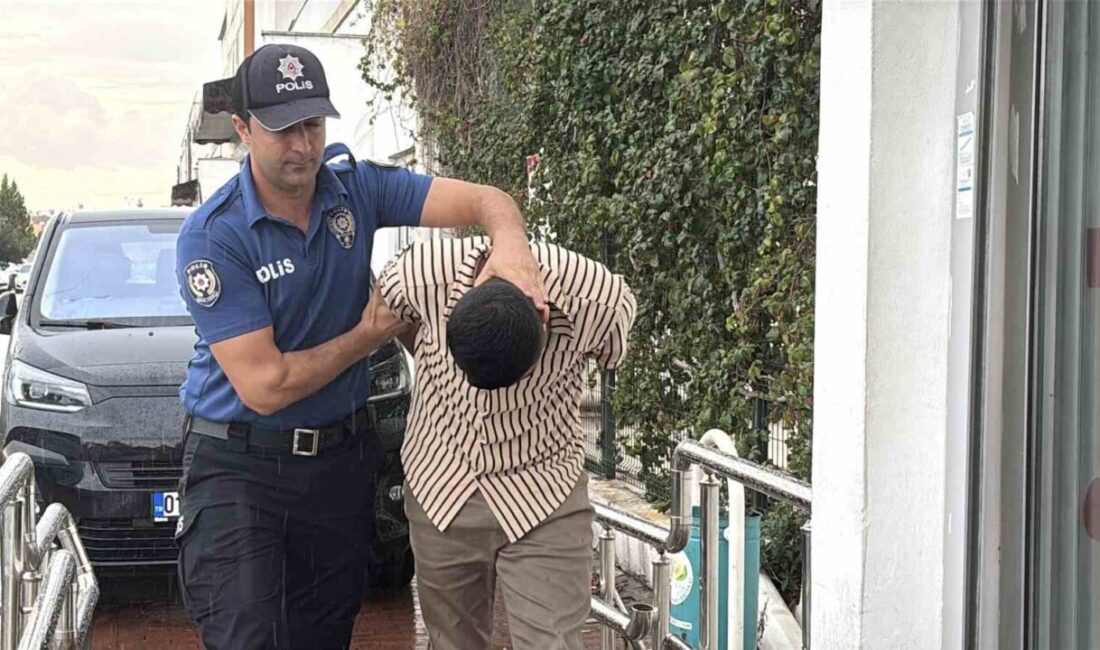 Adana'nın Yüreğir ilçesinde, İbrahim Ç. çakarlı araçla çocukların üzerini arayarak