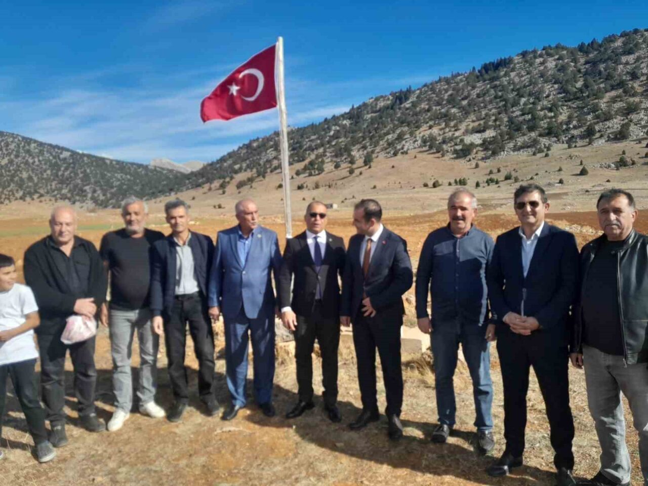 Adana'nın Saimbeyli ilçesinde, Milli Mücadele'de şehit düşen Hacı ve Mahmut