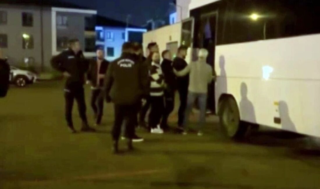 Sakarya'nın Karasu ilçesinde Ömer Akbay'ın alışveriş dönüşünde uğradığı silahlı saldırıya
