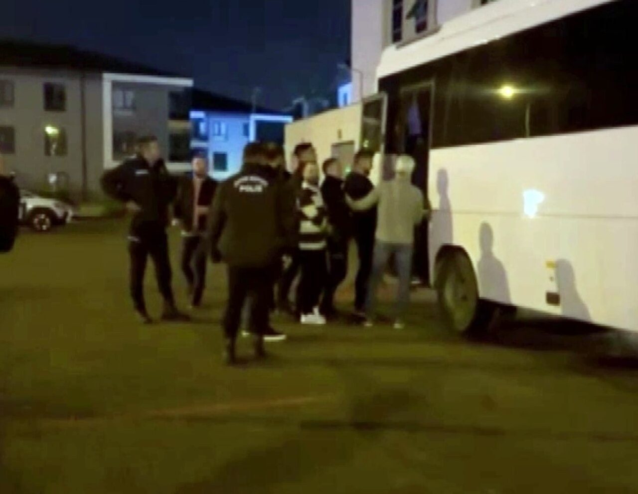 Sakarya'nın Karasu ilçesinde Ömer Akbay'ın alışveriş dönüşünde uğradığı silahlı saldırıya