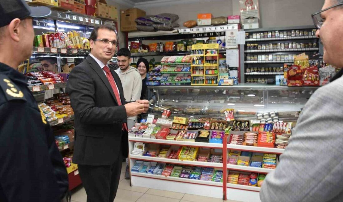 Kaymakam Ali Güldoğan, Salihli’deki esnafları tek tek ziyaret ediyor Manisa'nın Salihli ilçesinin Kaymakamı Ali Güldoğan, Eskicami Mahallesi'ndeki esnafı ziyaret