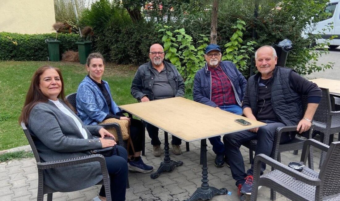 Salihli’deki Altınordu İlkokulu Mezunları 100. Yıl İçin Dernek Kurma Kararı Aldı Salihli'deki Altınordu İlkokulu mezunları, okulun 100. yılı öncesinde bir araya