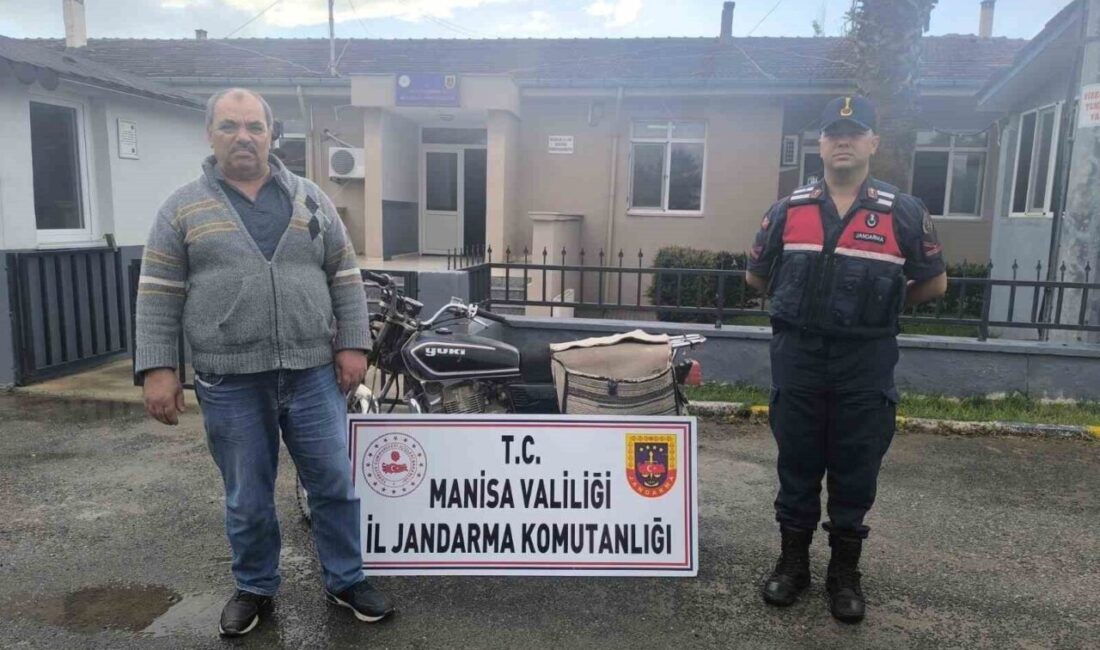 Salihli’de Park Halindeki Plakasız Motosikletin Çalıntı Olduğu Ortaya Çıktı Manisa'nın Salihli ilçesinde park halindeki plakasız motosikletin çalıntı olduğu belirlendi.
