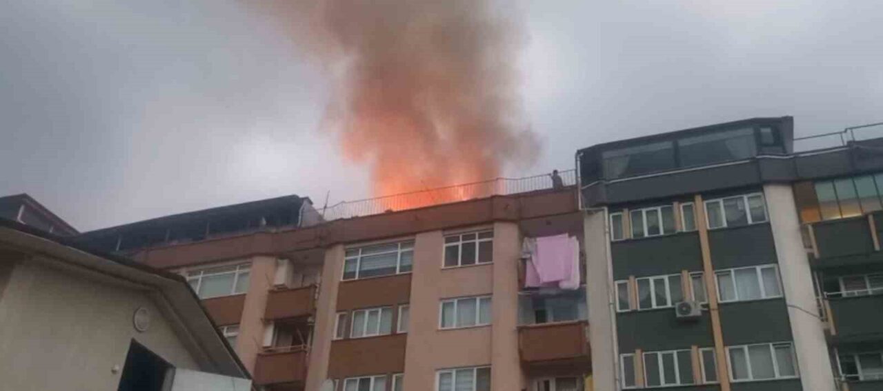 Samsun'un İlkadım ilçesinde, Hançerli Mahallesi'ndeki 9 katlı bir apartmanın çatısında