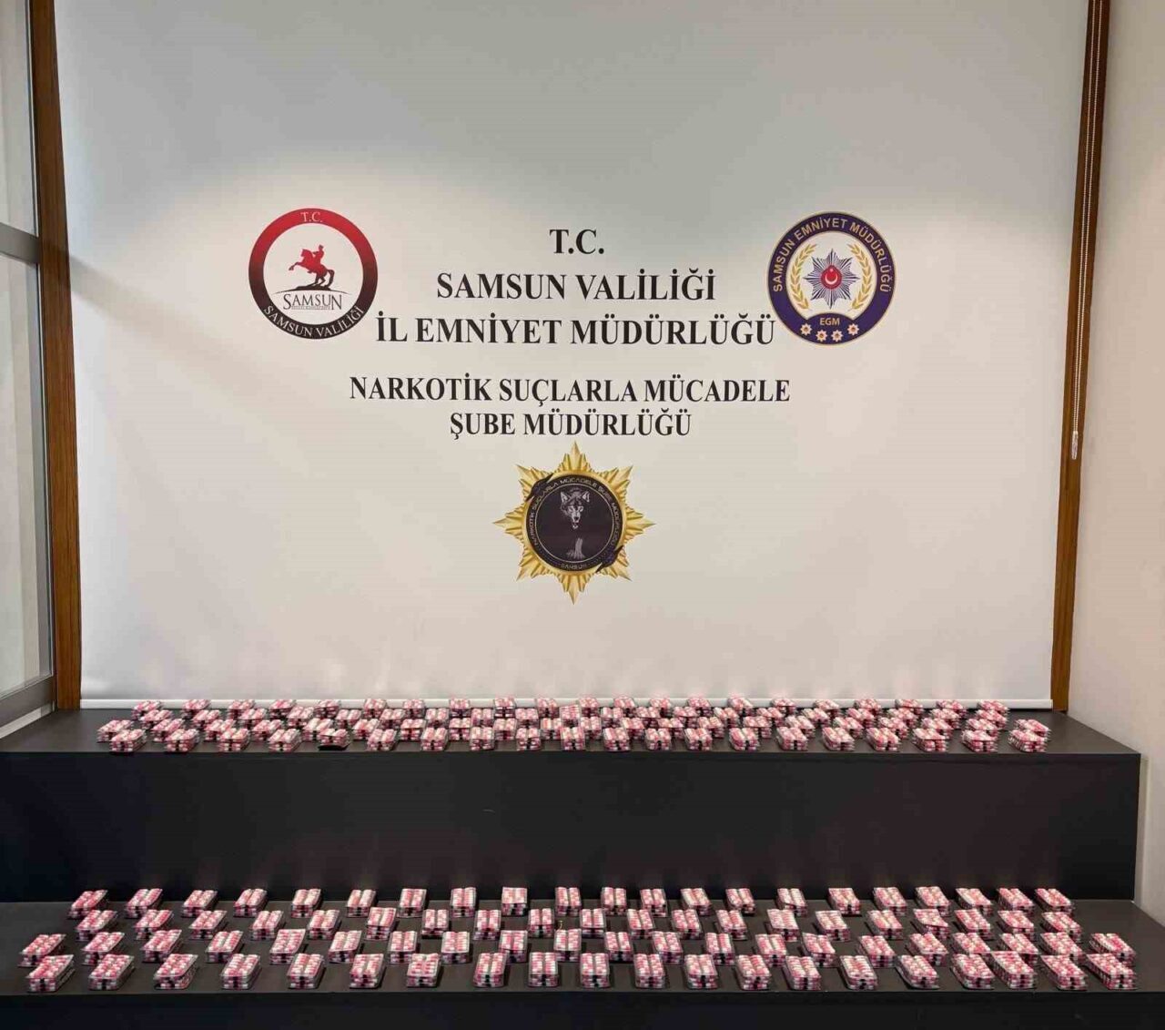 Samsun'da gerçekleştirilen uyuşturucu operasyonunda, 18 yaşındaki A.G.S.'ye ait bir bodrumda