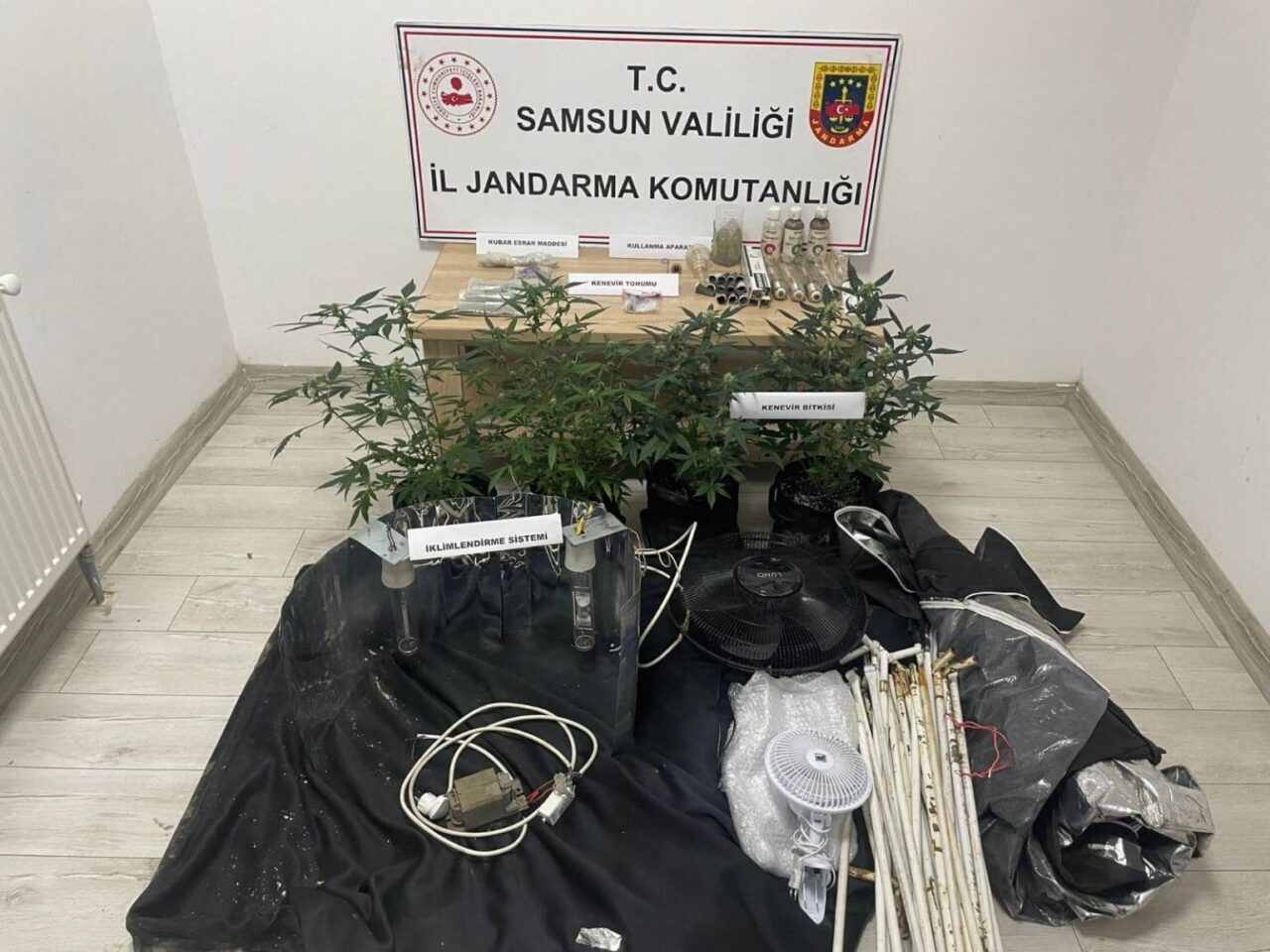 Samsun'un Kavak ilçesinde gerçekleştirilen jandarma operasyonunda bir evde 78 gram