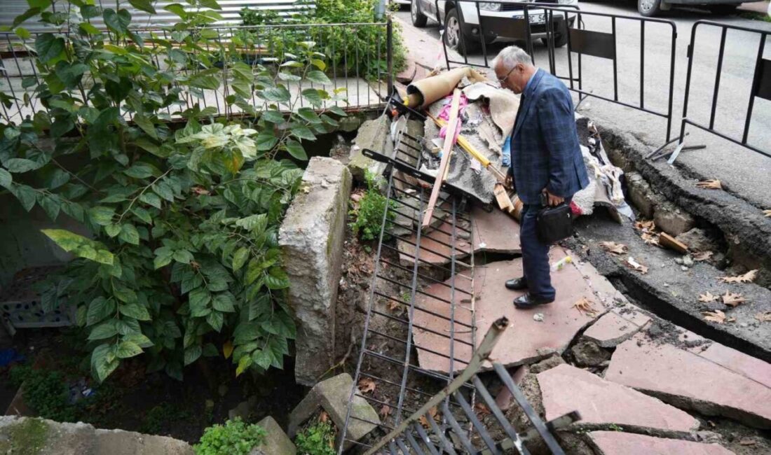 Samsun’un İlkadım ilçesinde sağanak yağış sonrası bir apartmanın ön kısımlarındaki