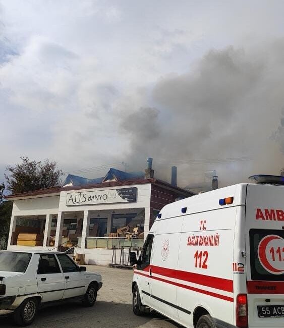 Kavak’taki Mobilya Dükkanında Çıkan Yangın Maddi Hasarla Sonuçlandı Samsun'un Kavak ilçesindeki bir mobilya dükkanında çıkan yangın, maddi hasarla