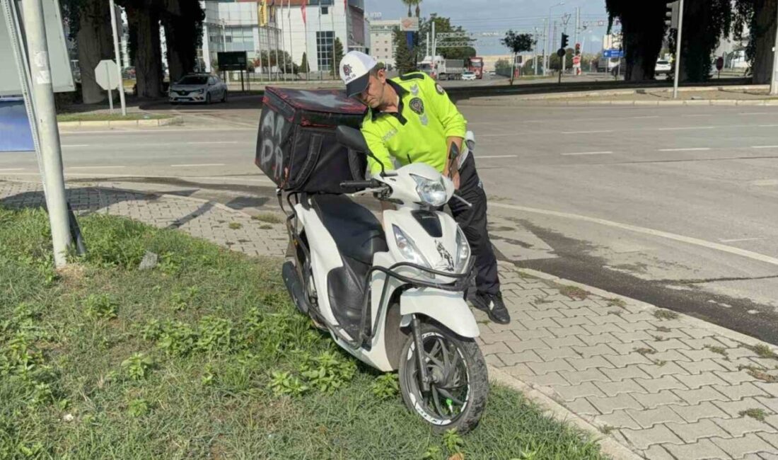 Samsun’da motosiklet kazasında bir kişi yaralandı Samsun'un Tekkeköy ilçesinde 19 yaşındaki Arda A.'nın kullandığı motosiklet, sürücüsünün