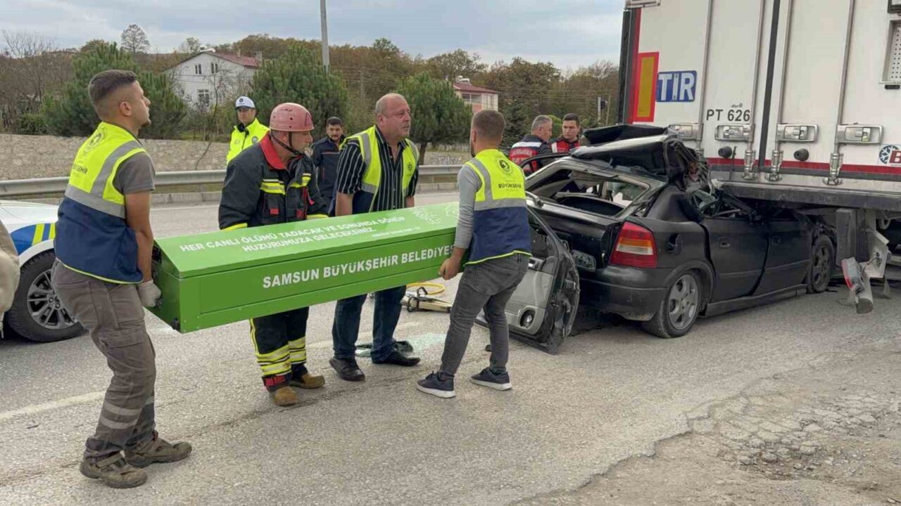 Samsun'da 23 yaşındaki Kadir Görkem Şahin'in kullandığı otomobil, tıra arkadan