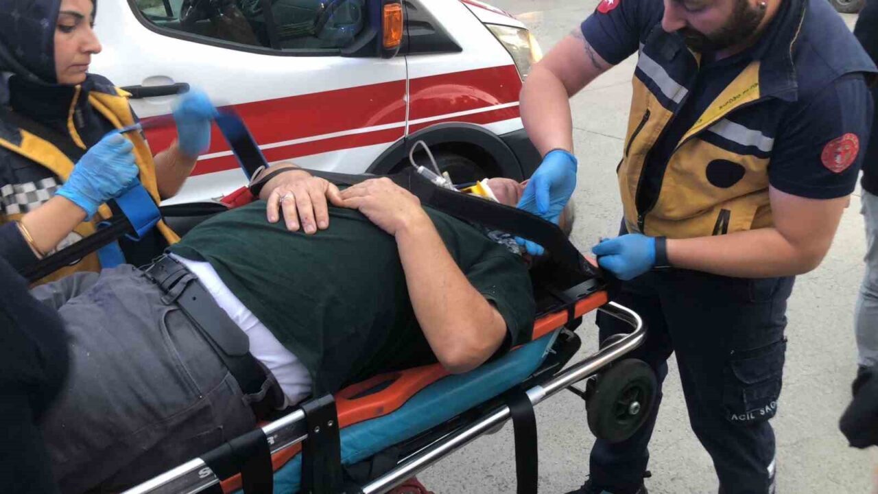 Samsun'un İlkadım ilçesinde bir trafik kazasında Fahrettin Gök ile yolcusu