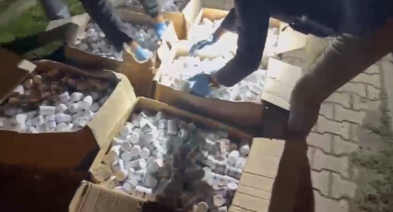 Samsun'da narkotik ekipleri, bir tırda 153 bin 615 uyuşturucu hap