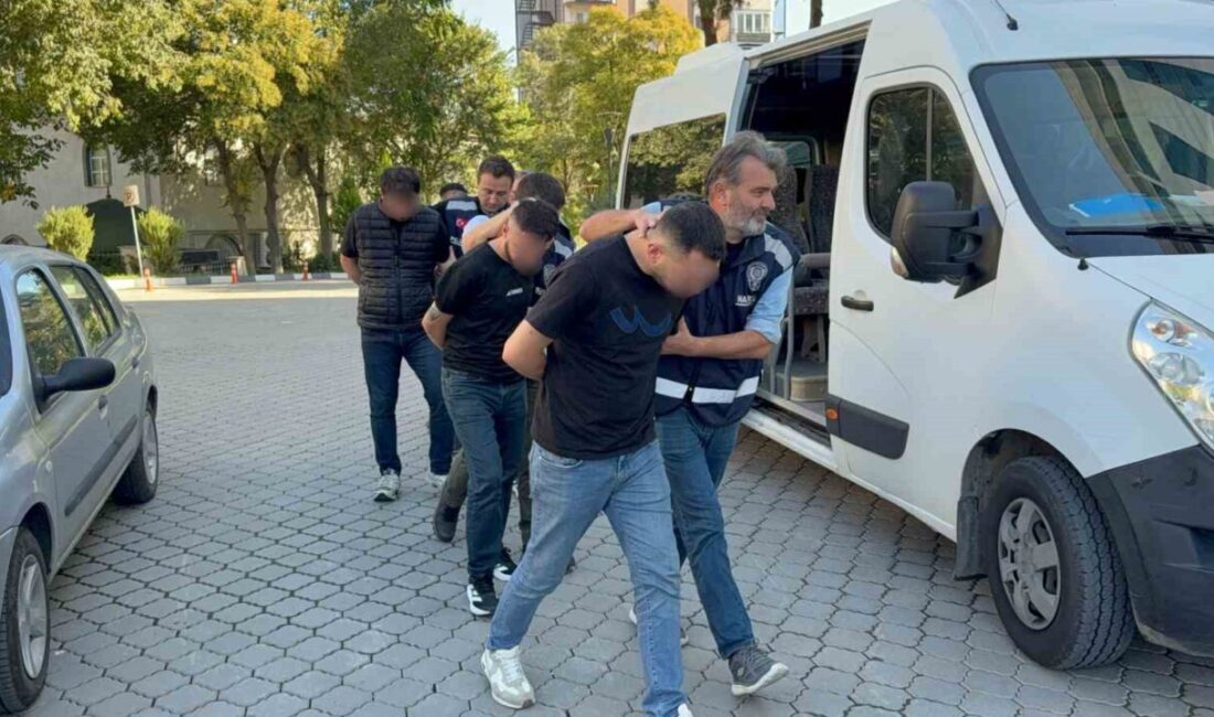 Samsun’da düzenlenen uyuşturucu operasyonlarında 5 kişi adliyeye gönderildi. Samsun'da narkotik polisinin gerçekleştirdiği iki operasyonda uyuşturucu ticareti yaptığı tespit