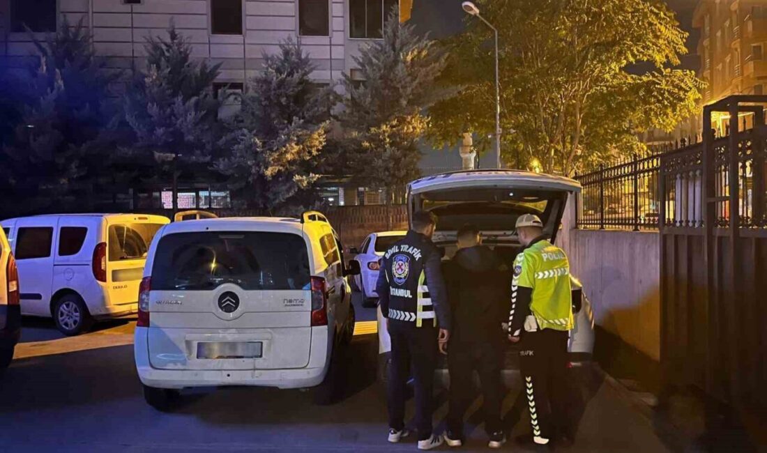 Sancaktepe’de Sürücüler Arasında Tartışma: İki Kişiye Para Cezası ve Adli İşlem Başlatıldı Sancaktepe'de iki sürücü, yol verme tartışması nedeniyle trafikte engel oluşturdu.