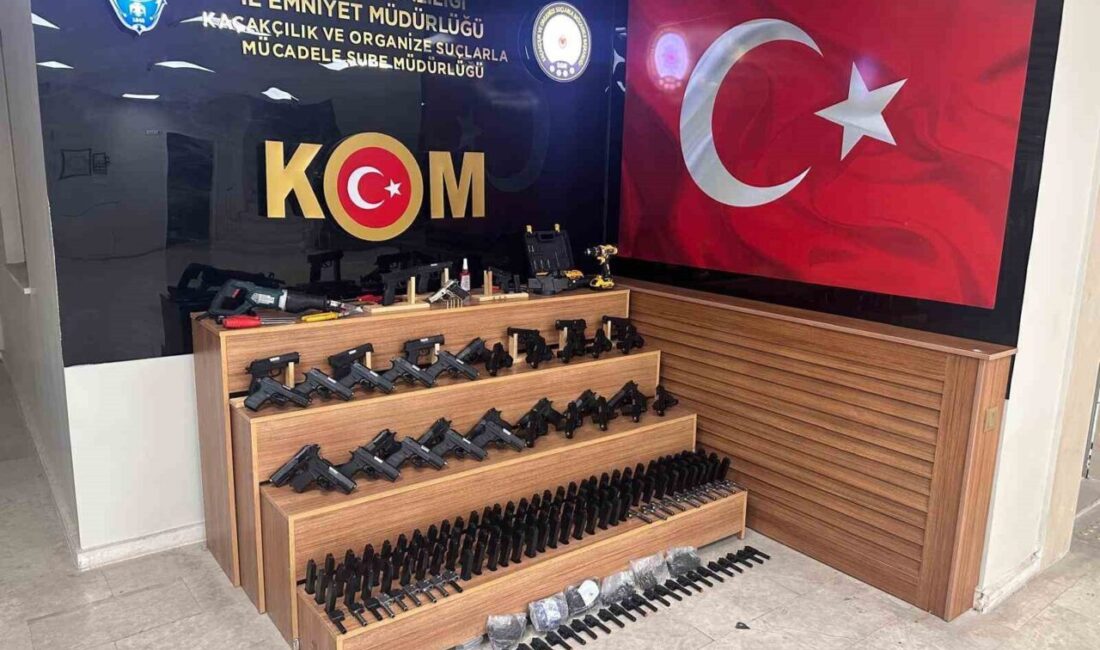 Şanlıurfa'da düzenlenen bir operasyonda, 37 ruhsatsız tabanca, 131 şarjör ile