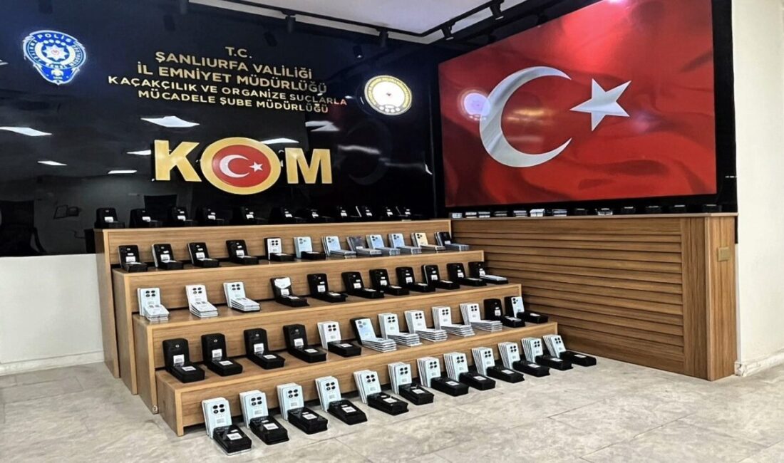 Şanlıurfa’da düzenlenen operasyonda 9.6 milyon TL değerinde 645 kaçak cep telefonu ele geçirildi Şanlıurfa'da emniyet güçleri, cep telefonu kaçakçılığına yönelik düzenlenen operasyonda 645