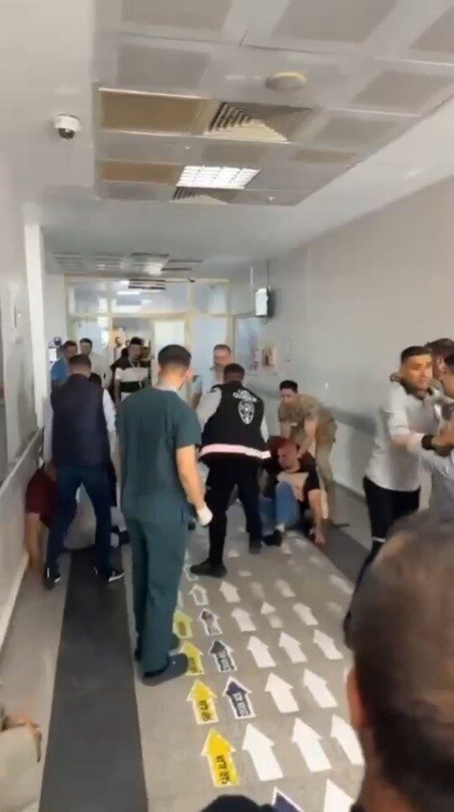 Viranşehir Hastanesinde Arazi Anlaşmazlığı Nedeniyle Ortaya Çıkan Kavga Kameralarda Kaydedildi