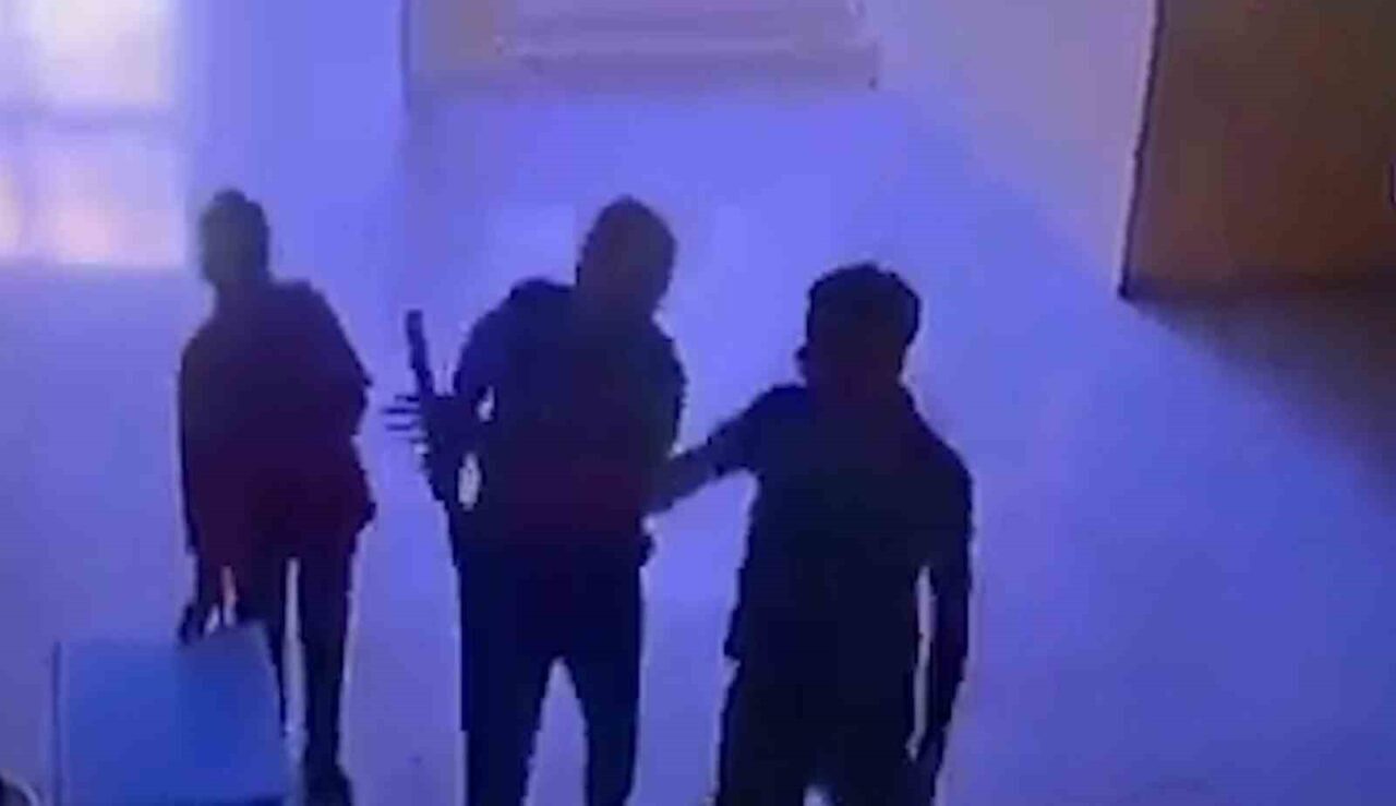 Şanlıurfa’da Öğretmen, Velisi Tarafından Sopayla Saldırıya Uğradı