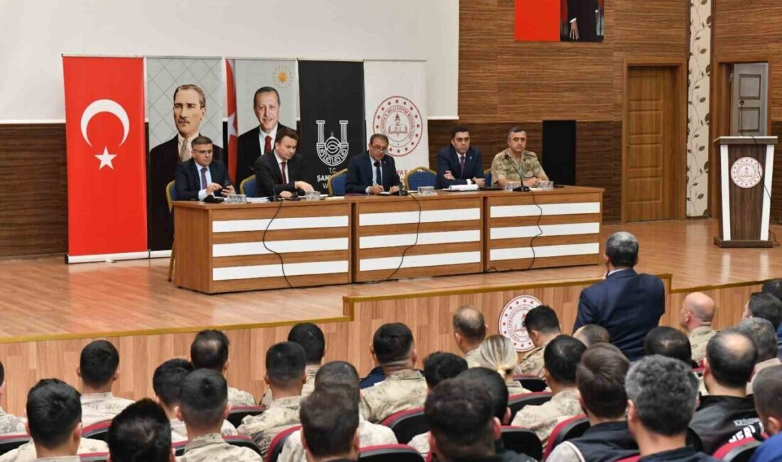 Şanlıurfa Valisi Hasan Şıldak, okul güvenliği üzerine gerçekleştirilen toplantıda, emniyet
