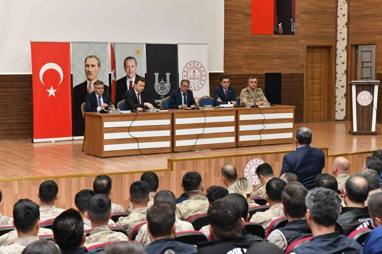 Şanlıurfa Valisi Hasan Şıldak, ''Okul ve Okul Çevresi Güvenliği'' toplantısında,